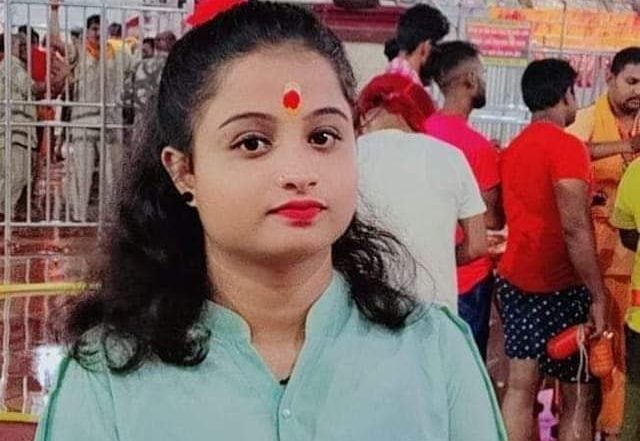 Dumka में जलाई गई छात्रा अंकिता ने तोड़ा दम,  फूटा जनाक्रोश, सड़कों पर उतरे लोग
