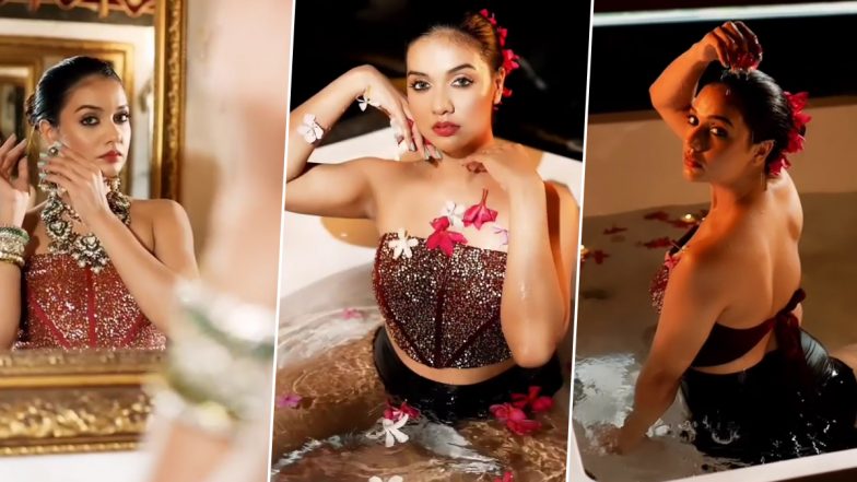 Divya Agarwal Hot Photosसोशल मीडिया पर  एक्ट्रेस का यह बोल्ज रूप देख यूजर्स दीवाने हो उठे हैं