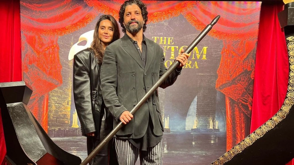 Shibani Dandekar के जन्मदिन पर रोमांटिक हुए Farhan Akhtar