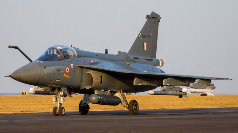 Tejas Aircraft: भारतीय तेजस फाइटर के खूबियो के दीवाने हुए कई देश, जाने  इसकी खूबियां