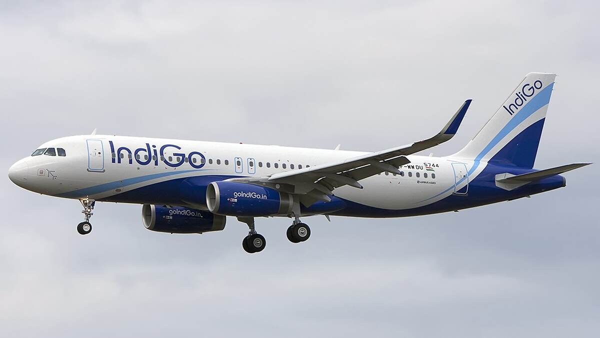 Kolkata Airport: बड़ा हादसा टला! लैंडिंग के समय Indigo के विमान का पिछला हिस्सा जमीन से टकराया