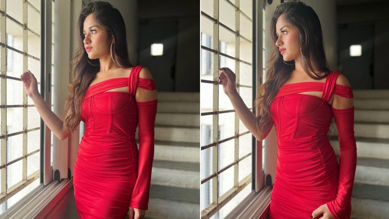 Jannat Zubair ने रेड हॉट बॉडीकॉन ड्रेस में ढाया कहर,&nbsp;एक्ट्रेस की हॉटनेस देख यूजर्स&nbsp;हुए घायल (See Pics)