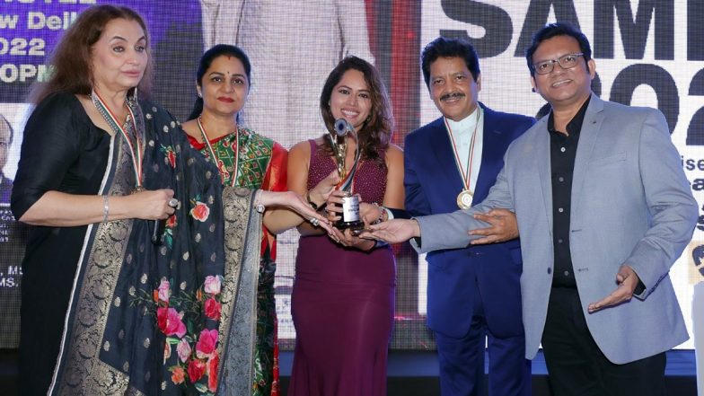 Bharat Awards 2022: Kanchan Avasthi ने 'भारत सम्मान' किया अपने नाम, उदित नारायण व अन्य हस्तियों के हाथों एक्ट्रेस हुईं सम्मानित
