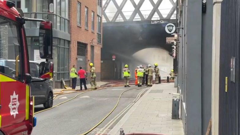 London Bridge Fire Video: लंदन ब्रिज के करीब लगी भीषण आग, ट्रेन यातायात पर पड़ा असर, दमकल की 10 गाडियां मौजूद