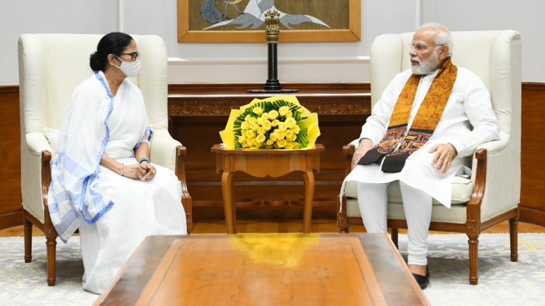 Delhi: ममता बनर्जी ने PM मोदी से की मुलाकात, 1 लाख करोड़ रुपये के बकाया फंड का मुद्दा उठाया