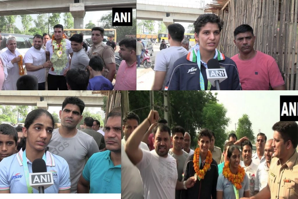 CWG में पदक विजेता मुक्केबाजो का बर्मिंघम वापसी पर बहादुरगढ़ में लोगों ने गर्मजोशी से स्वागत