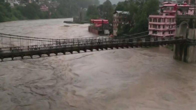 Himachal Pradesh Rains: हिमाचल प्रदेश में बारिश का कहर, पिछले 24 घंटे में 5 की मौत, 15 लापता