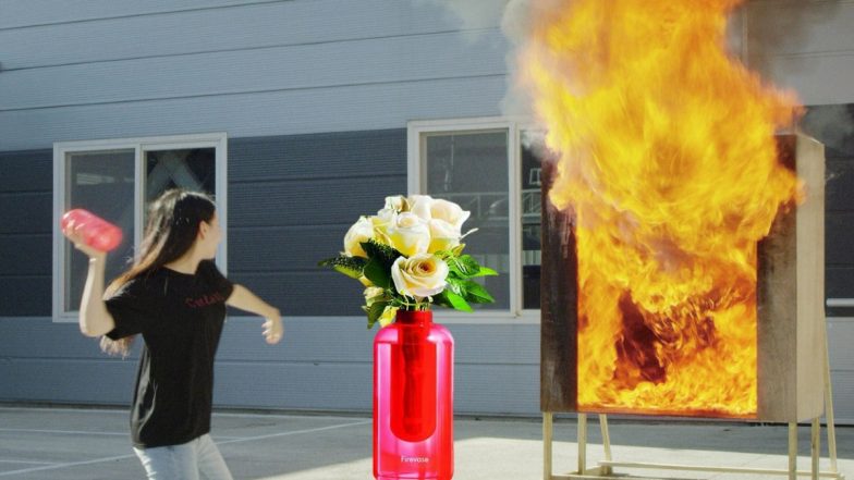 Samsung Fire Vase: पलक झपकते ही आग बुझा सकता है सैमसंग का ये फूलदान, दिखने में भी है स्टाइलिश