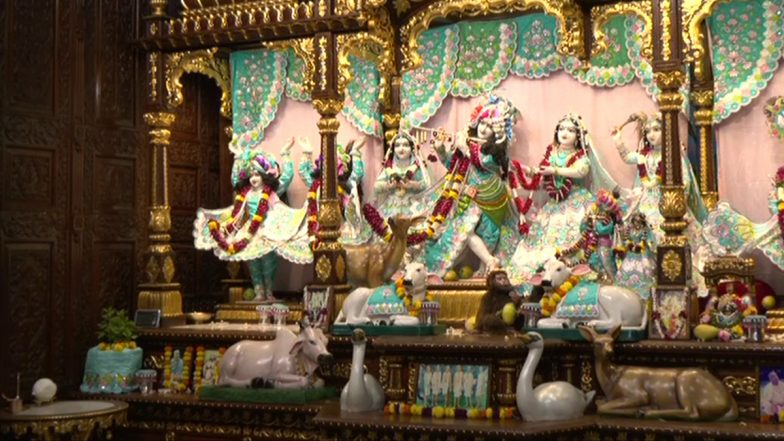Janmashtami 2022: देशभर में श्रीकृष्ण जन्माष्टमी की धूम, देखते ही बनते रही है मंदिरों की छटा (Photos)