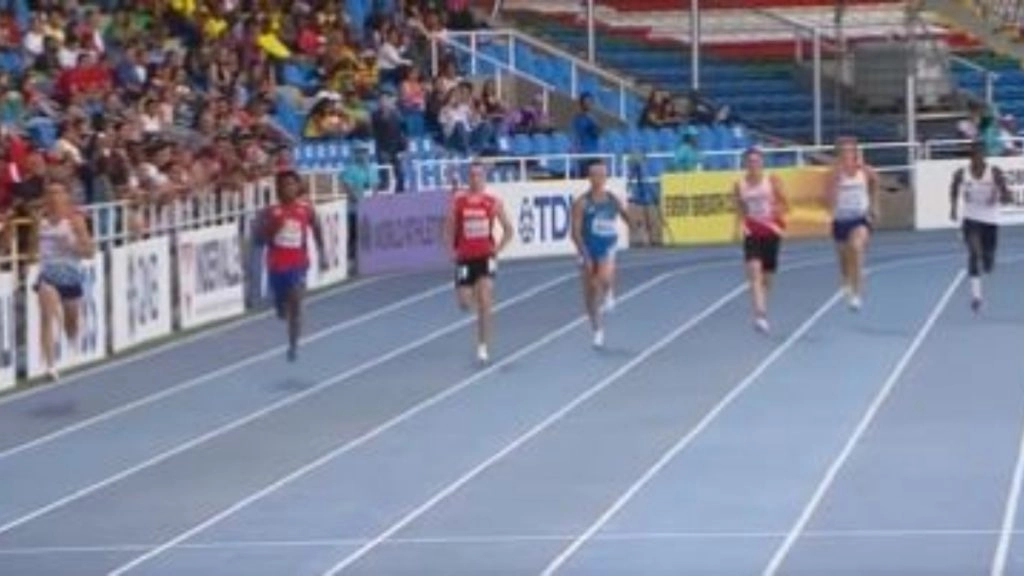 रेस के दौरान शॉर्ट्स में से बहार निकलने लगा एथलिट का Private Part, हुई हार