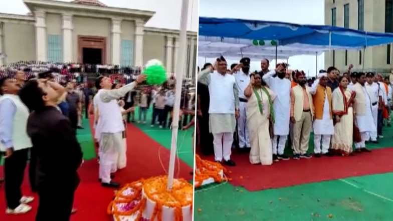 Independence Day 2022: उत्तराखंड के सीएम पुष्कर सिंह धामी ने विधानसभा परिसर में राष्ट्रीय ध्वज फहराया