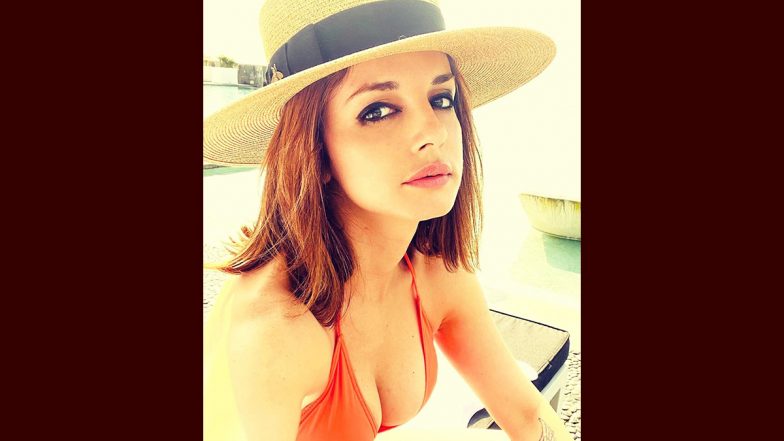 Hrithik Roshan की एक्स-वाइफ Sussanne Khan ने बिकिनी पहनकर पोस्ट की बेहद Hot Photo, इंटरनेट पर मचा रही हैं तहलका