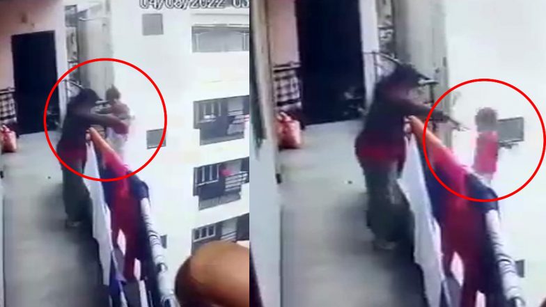 Karnataka: खौफनाक वीडियो! मां ने 4 साल की बीमार बेटी को चौथी मंजिल से फेंका, मौके पर ही मौत