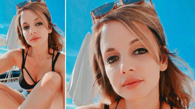 Hrithik Roshan की एक्स-वाइफ Sussanne Khan ने सेक्सी ब्रा पहनकर पोस्ट की Bold Photos, अकेले में देखें ये तस्वीरें