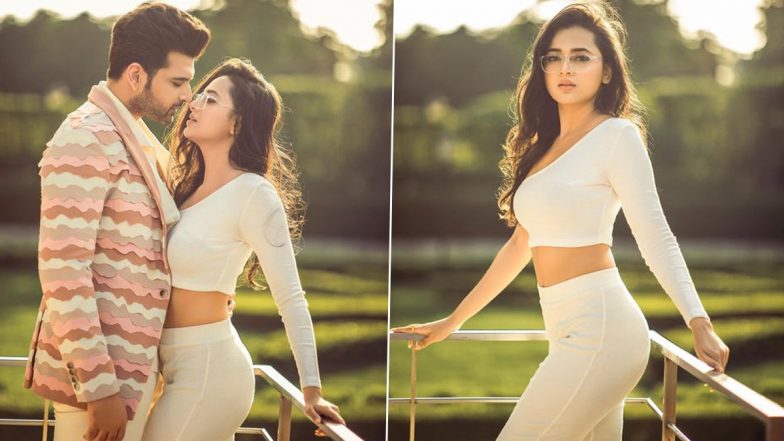 Tejasswi Prakash ने Karan Kundrra के साथ हॉट ड्रेस में दिए सेक्सी पोज, इस कपल का बॉन्ड देख यूजर्स का धड़का दिल&nbsp;(See Pics)