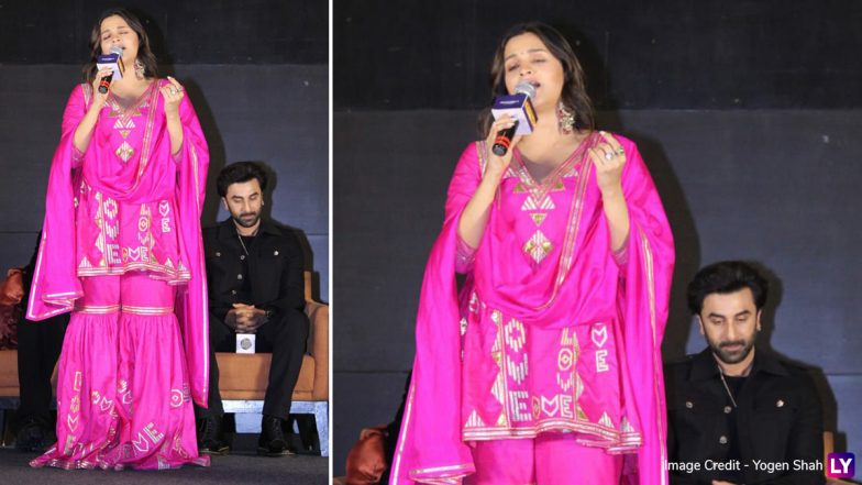 VIDEO: Alia Bhatt ने गाया 'Kesariya' सॉन्ग का तेलुगू वर्जन, आवाज सुनकर Ranbir Kapoor ने दिया ऐसा रिएक्शन