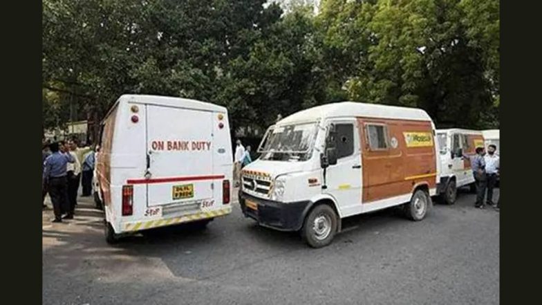 Mumbai Crime: ATM में कैश रिफिल करने वाली वैन लेकर फरार हुए ड्राइवर, दूर जाकर छोड़ी गाड़ी पैसे लेकर हुआ चंपत
