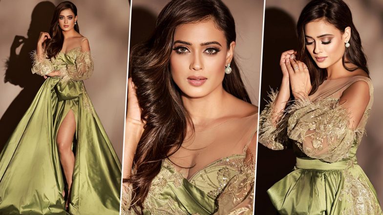 Shweta Tiwari ने थाई स्लिट गाउन में दिखाई सेक्सी पर्सनालिटी, फैंस बोले- लगती नहीं 41 की हो! (See Pics)