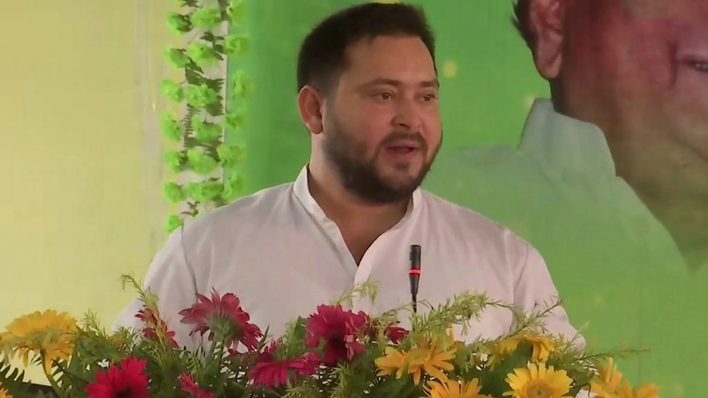 नेता तेजस्वी यादव को अदालत से राहत मिलने के बाद राजद में खुशी, सुशील मोदी ने कहा, अदालत से फटकार के बाद तेजस्वी बैकफुट पर