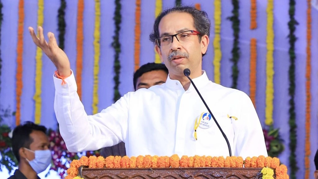 उद्धव की शिवसेना ने शिंदे का उड़ाया मजाक: कहा, दशहरा रैली में पढ़ी मोदी-शाह चालीसा