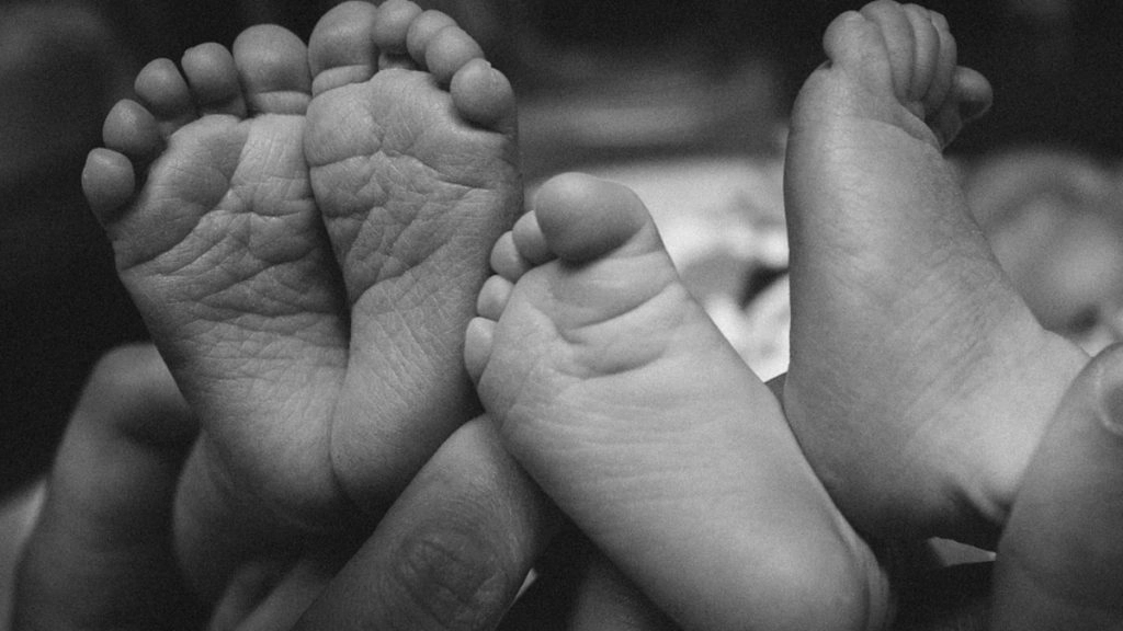 Rare Case: एक दिन में दो पुरुषों के साथ किया सेक्स, जुड़वां बच्चों को दिया जन्म, दोनों के पिता अलग