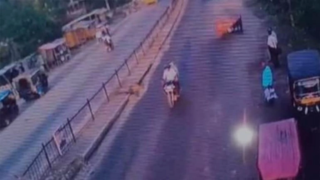 बेगूसराय गोली कांड के आरोपी को पुलिस ने चलती ट्रेन से दबोचा 