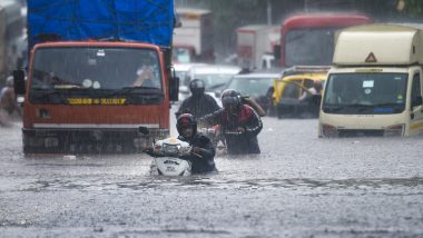 Mumbai Heavy Rainfall: मुंबई में भारी बारिश ने खड़ी की मुसीबत, कई इलाकों में जलभराव के चलते लगा जाम