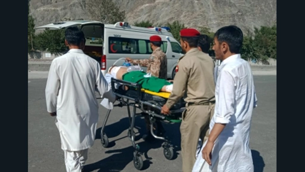 पाकिस्तान में सड़क हादसा, 13 की मौत