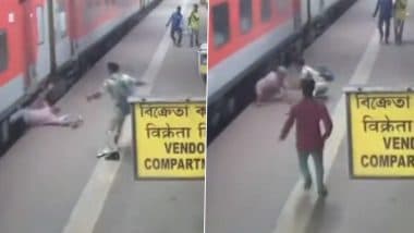 Bardhaman Railway Station Accident: बर्धमान रेलवे-स्टेशन पर चलती ट्रेन में चढ़ने के दौरान ट्रेन से गिरा यात्री, RPF के जवान ने बचाई जान-Video