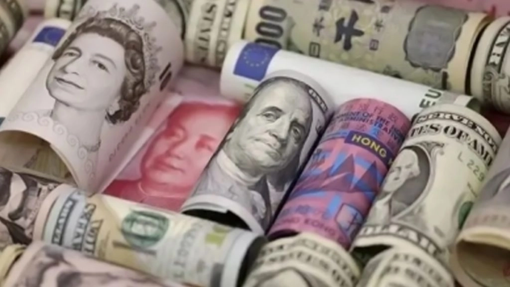 चीन का विदेशी मुद्रा भंडार 30 खरब 29 अरब डॉलर