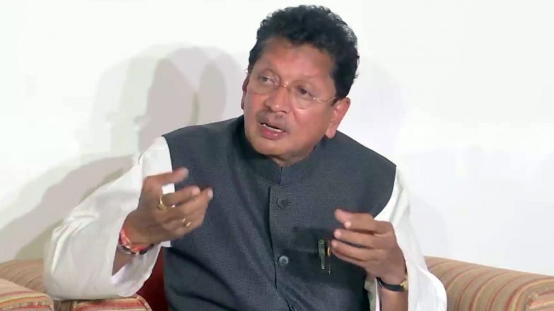 Shiv Sena Symbol Row: शिंदे गुट के नेता दीपक केसरकर का दावा, 'हमारे पास बहुमत के साथ सभी दस्तावेज मौजूद, चुनाव चिन्ह हमें ही मिलेगा'