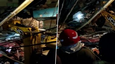 Building Collapses in Delhi: दिल्ली में बड़ा हादसा, लाहौरी गेट के पास बिल्डिंग गिरी, कई लोगों के फंसे होने की आशंका, रेस्क्यू ऑपरेशन जारी