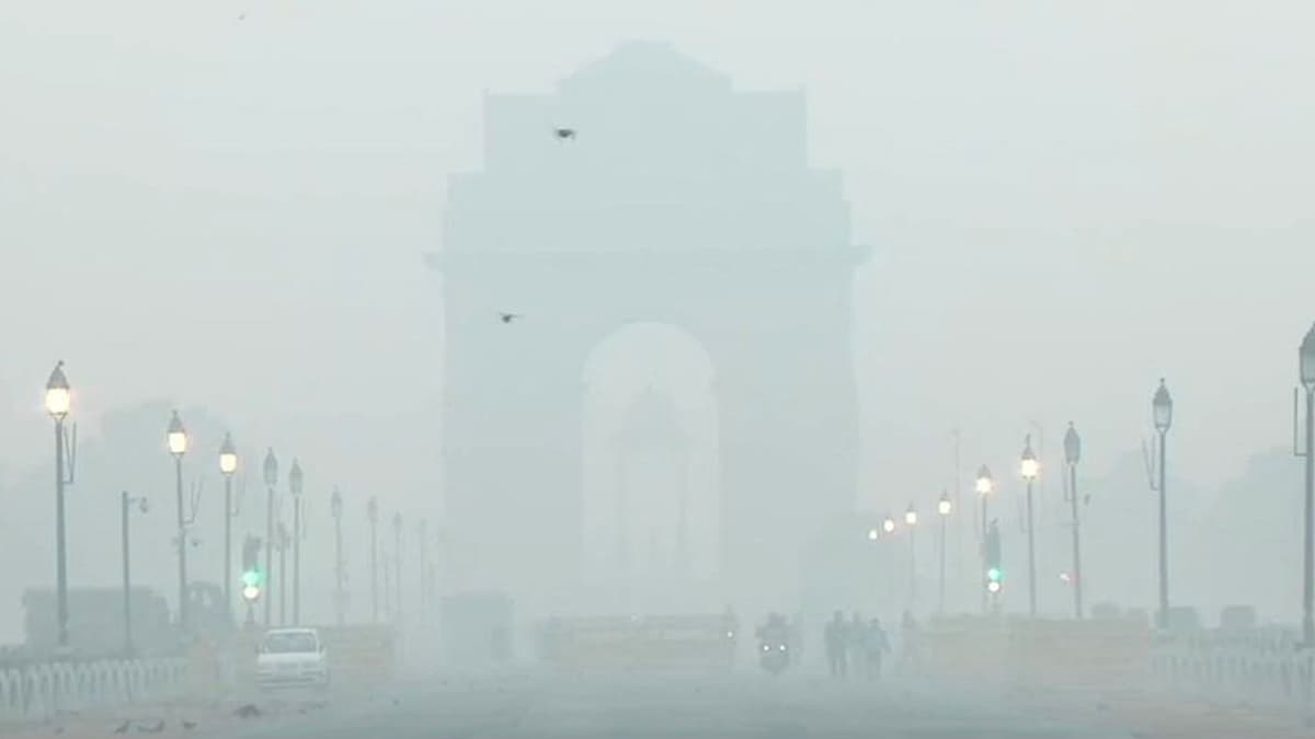Delhi Air Pollution: पटाखे जलाने का असर, दिल्ली का AQI हुआ 'बेहद खराब', अधिकतम तापमान 31.2 डिग्री सेल्सियस पर पहुंचा