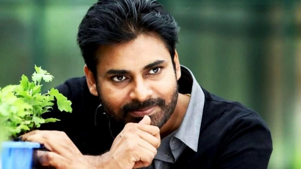  सुपरस्टार पवन कल्याण की बढ़ी मुश्किलें, 3 शादियों को लेकर टिप्पणी करने पर महिला आयोग ने भेजा नोटिस