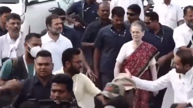 Congress Bharat Jodo Yatra: कर्नाटक में 'भारत जोड़ो यात्रा' में शामिल हुईं सोनिया गांधी, राहुल के साथ की पदयात्रा- Video