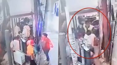 UP Toll Plaza Video: बीजेपी विधायक के समर्थकों की दादागिरी, अलीगढ़ में टोल प्लाजा का बैरियर तोड़ा, कर्मचारियों से मारपीट भी की