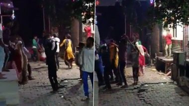 Video: यूपी के अलीगढ़ में पटाखा चलाने को लेकर दो पक्षों में मारपीट, जमकर चले लाठी-डंडे