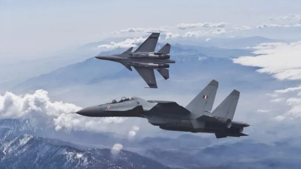 Delhi में 'बम वाली' फ्लाइट की लैंडिंग करने पर अड़ा था पायलट, सुखोई 30MKI लड़ाकू विमानों ने इंडियन एयरस्पेस से खदेड़ा