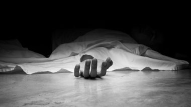 UP: संदिग्ध नग्न हालात में फ्लैट में मृत मिली महिला, पुलिस जाँच में जुटी