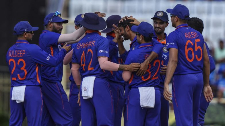 Ind vs SL 3rd ODI 2023: तिरुवनंतपुरम वनडे मैच के टिकेट प्राइस पर उठा सवाल, केरल के मंत्री ने दिया विवादित बयान- भूखे मर रहे लोगों को मैच देखने की जरूरत नहीं