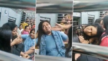 Women Passengers Fighting: मुंबई लोकल ट्रेन में सीट को लेकर महिलाओं ने खींचे एक दूसरे के बाल, झगड़े का वीडियो वायरल