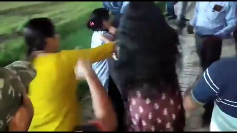 VIDEO: नोएडा की सोसायटी में फिर हुई मारपीट, हैरान कर देने वाली है भिड़ंत की वजह, हिरासत में 2 गार्ड