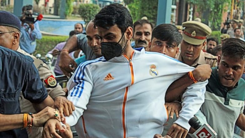 Noida: 'गालीबाज' नेता श्रीकांत त्यागी को इलाहाबाद HC से मिली जमानत, महिला से बदसलूकी करने का है आरोप