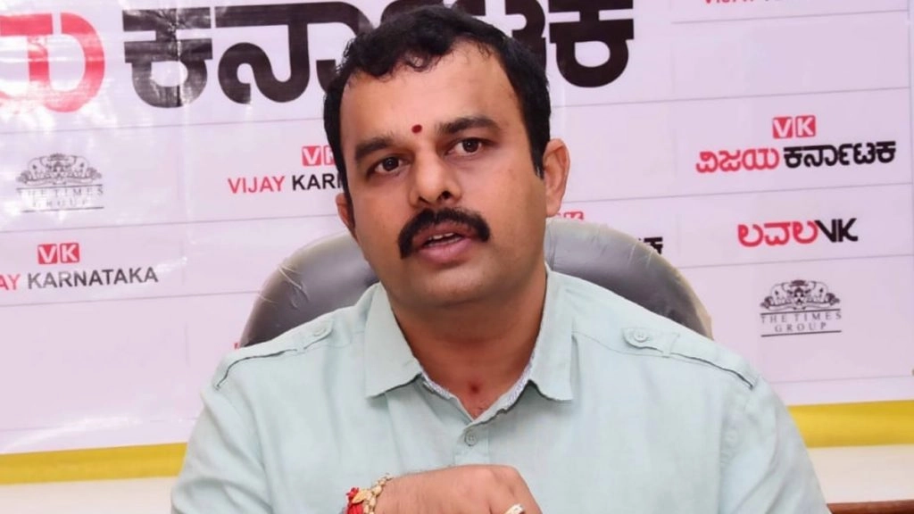 कर्नाटक मंत्री के बयान पर विवाद, कहा- नेहरू ने उन्हें हिंदू नहीं कहने को कहा