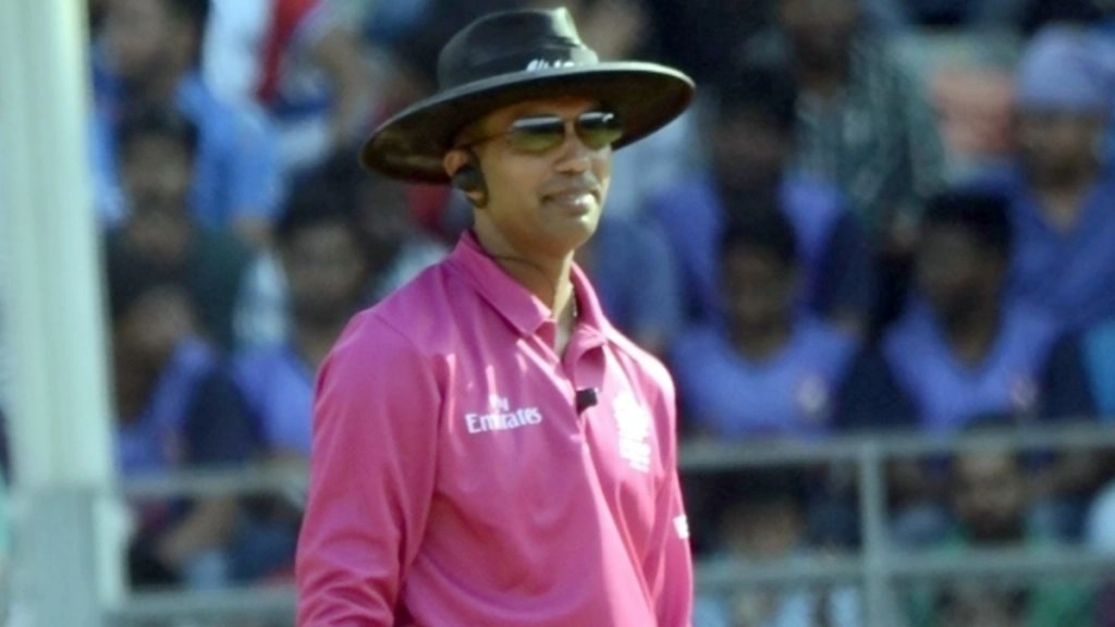 भारत-इंग्लैंड सेमीफाइनल मैच में अंपायरिंग करेंगे कुमार धर्मसेना, पॉल रीफेल