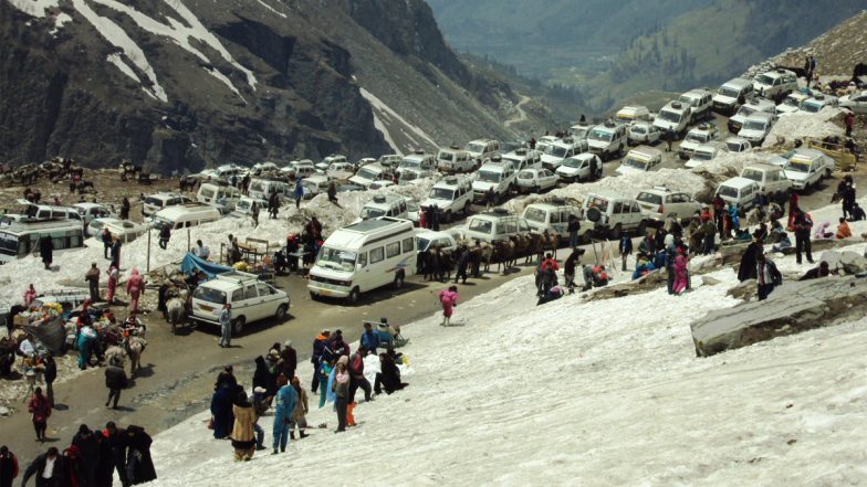 Tourists in Himachal: हिमाचल में पर्यटकों की संख्या में रिकॉर्ड तीन गुना से अधिक का इजाफा