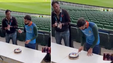 Virat Kohli Birthday Celebration Video: टीम इंडिया के बाद पत्रकारों ने भी मनाया कोहली का जन्मदिन, VK ने अगले हफ्ते विश्व कप जीतकर बड़ा केक कांटने का दिया आश्वासन