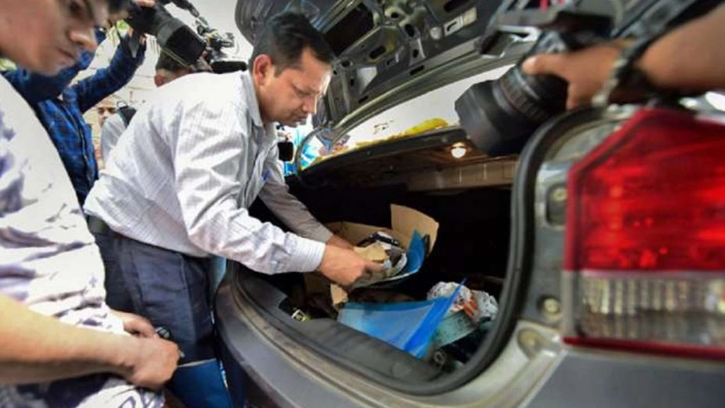 Bihar: बिहार में शिक्षा विभाग की बड़ी अधिकारी के 3 ठिकानों पर इओयू की छापेमारी