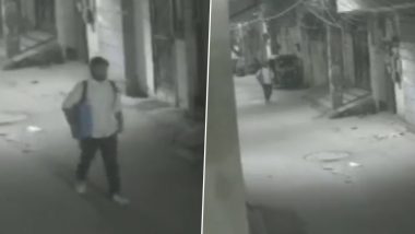 Shraddha Murder Case: श्रद्धा मर्डर केस में पुलिस के हाथ लगा एक और बड़ा सबूत! आरोपी आफताब CCTV में  घर के बाहर बैग लेकर जाता दिखा- Video