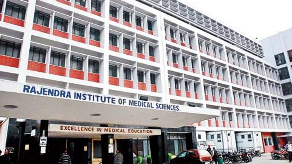 झारखंड के सबसे बड़े हॉस्पिटल RIMS की बदहाली पर HC की सख्त टिप्पणी, नियुक्ति विज्ञापन की जांच के लिए बनेगी कमेटी